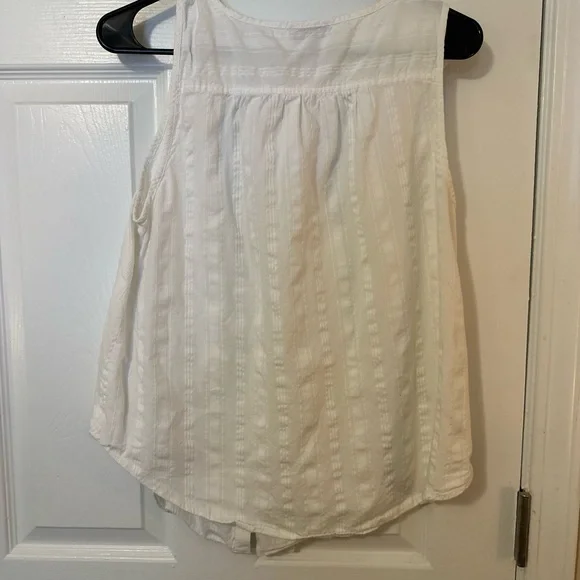 LOFT Women's White Button-Down Blouse - Picture 3 of 3